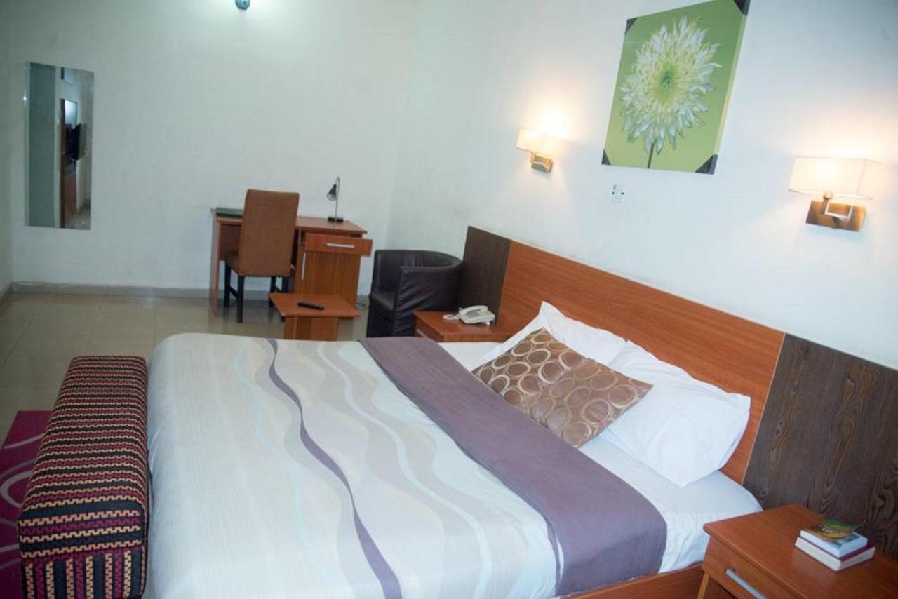 Dannic Hotels Enugu Extérieur photo
