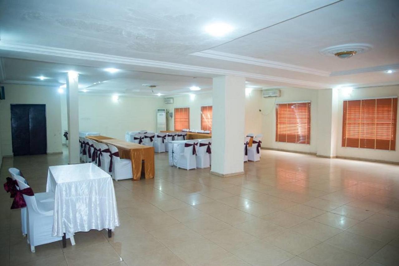 Dannic Hotels Enugu Extérieur photo