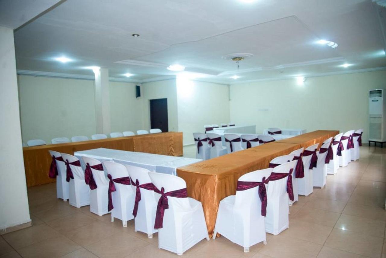 Dannic Hotels Enugu Extérieur photo