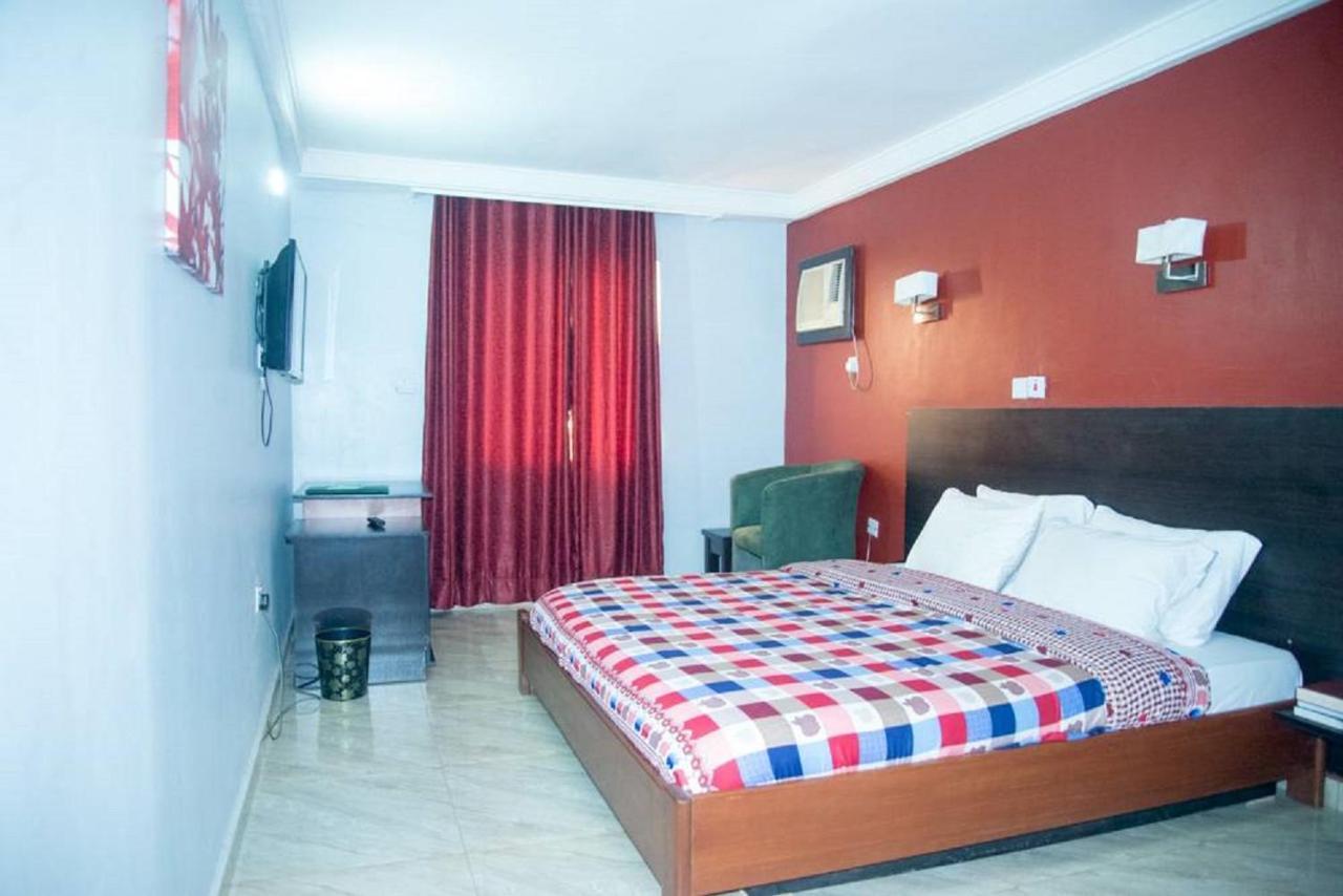 Dannic Hotels Enugu Extérieur photo