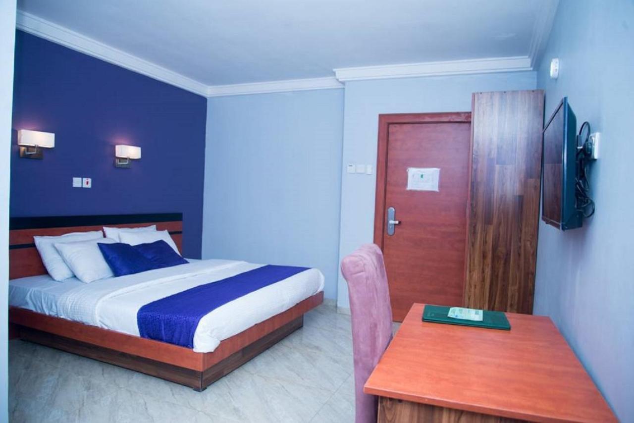 Dannic Hotels Enugu Extérieur photo