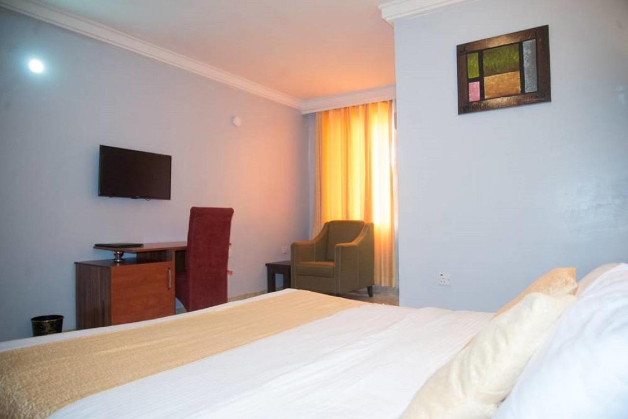 Dannic Hotels Enugu Extérieur photo